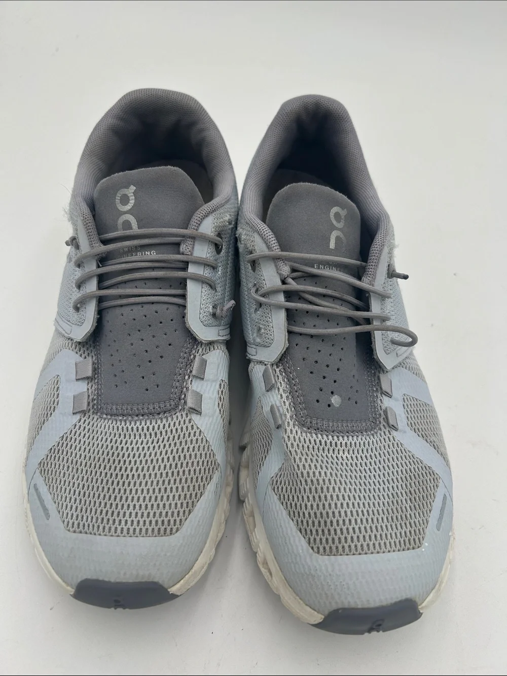 On Running Cloudswift Athletic Shoes in Light Gray and Dark Gray